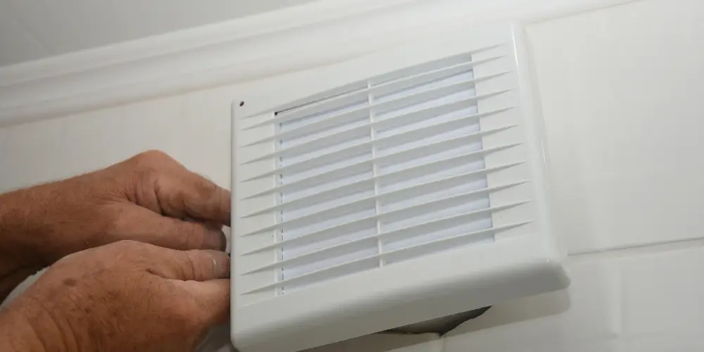 Choose the Right Bathroom Extractor Fan (Size, Type, Features) / How to Fit a Bathroom Extractor Fan
